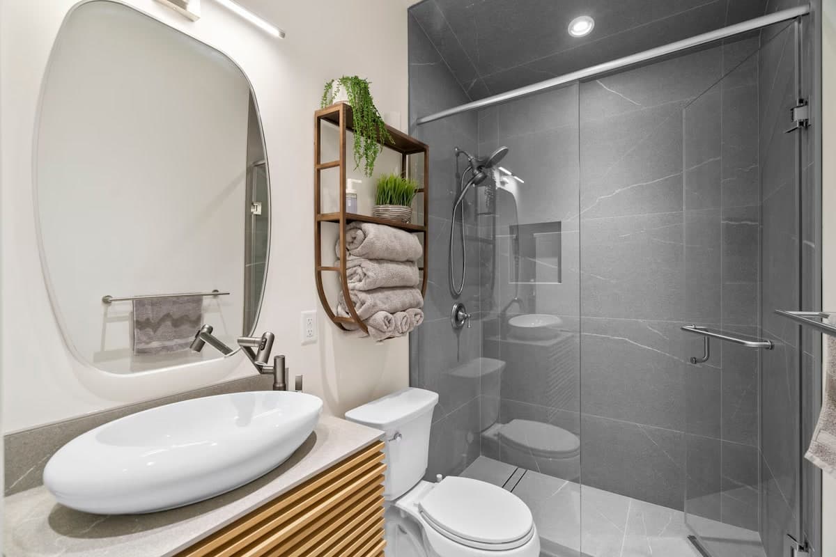 Scarborough 2 — Full bathroom